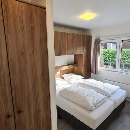 בית נופש Pleasing Furnished With View Of The Lake *
