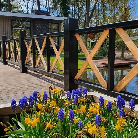 Pleasing Furnished With View Of The Lake הונדרלו